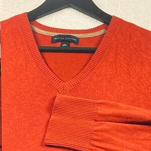 Banana Republic Men's V-Neck Sweater in Vibrant Red